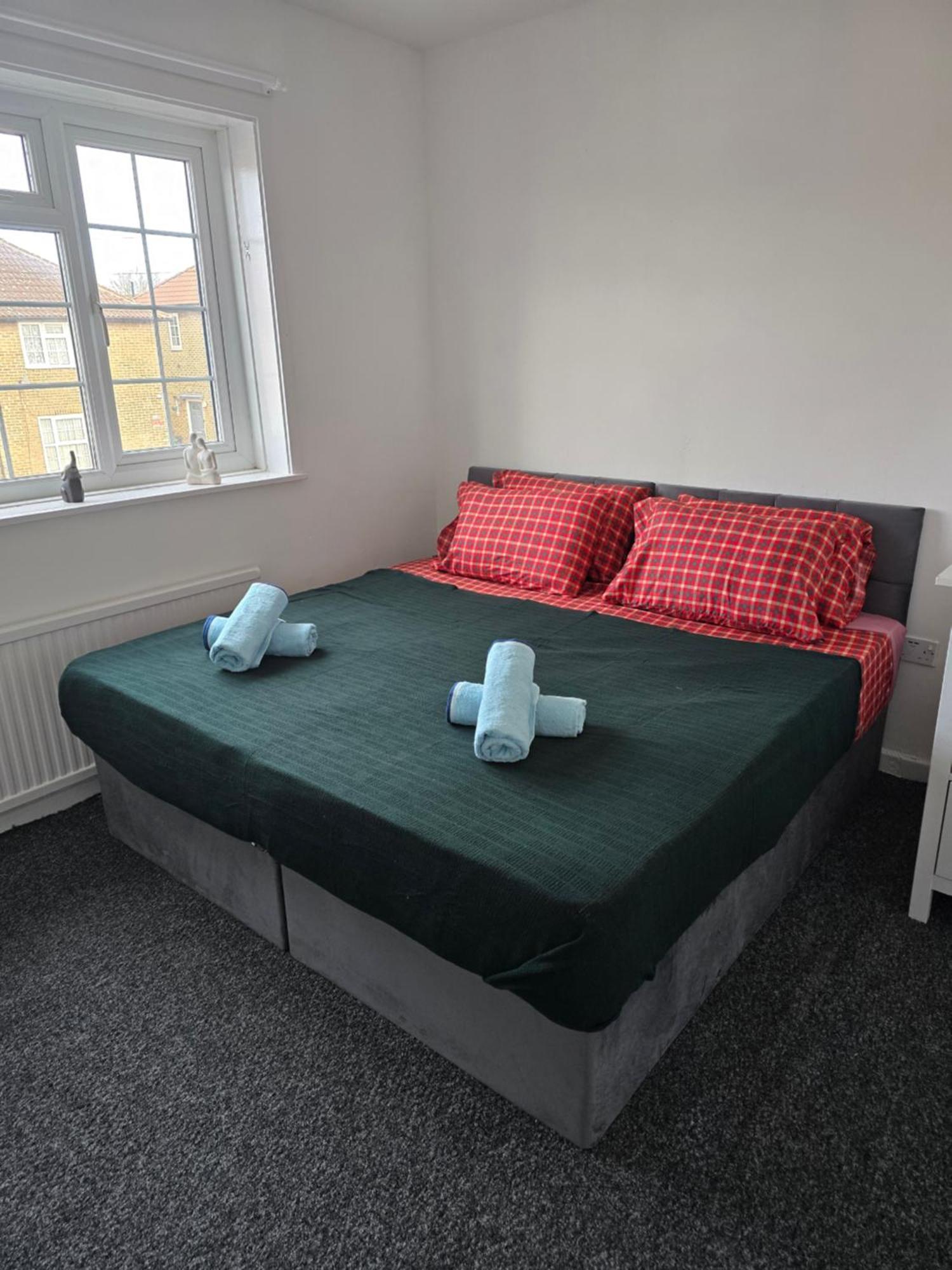 House Near Greenwich, Free Parking, Free Wifi Apartament