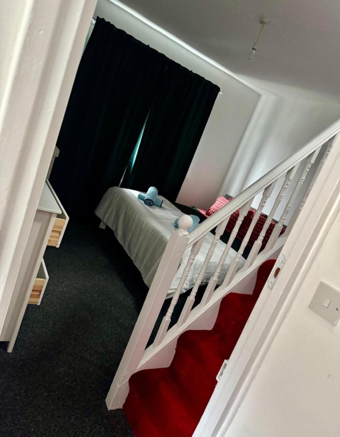 House Near Greenwich, Free Parking, Free Wifi * Londra