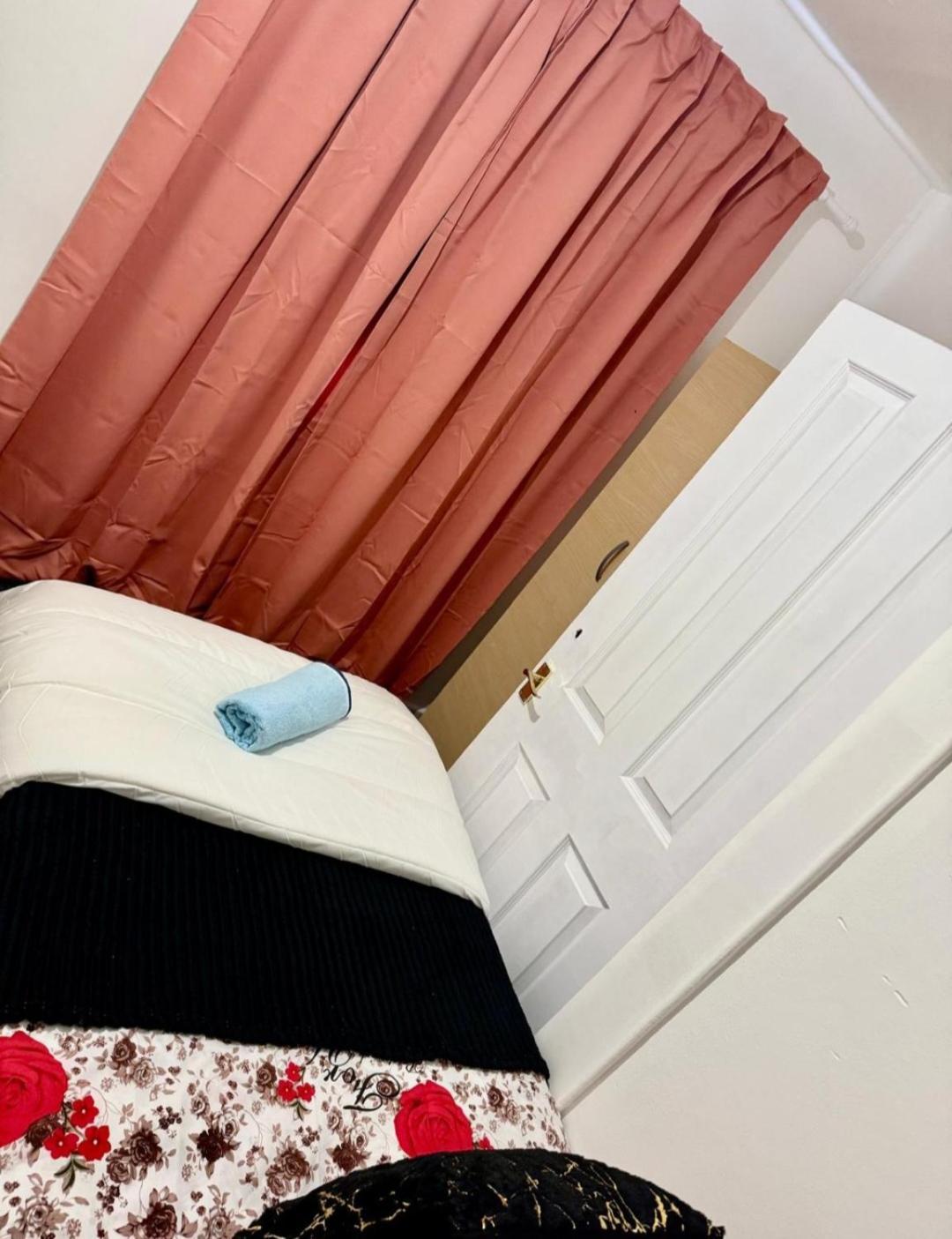 Apartament House Near Greenwich, Free Parking, Free Wifi *